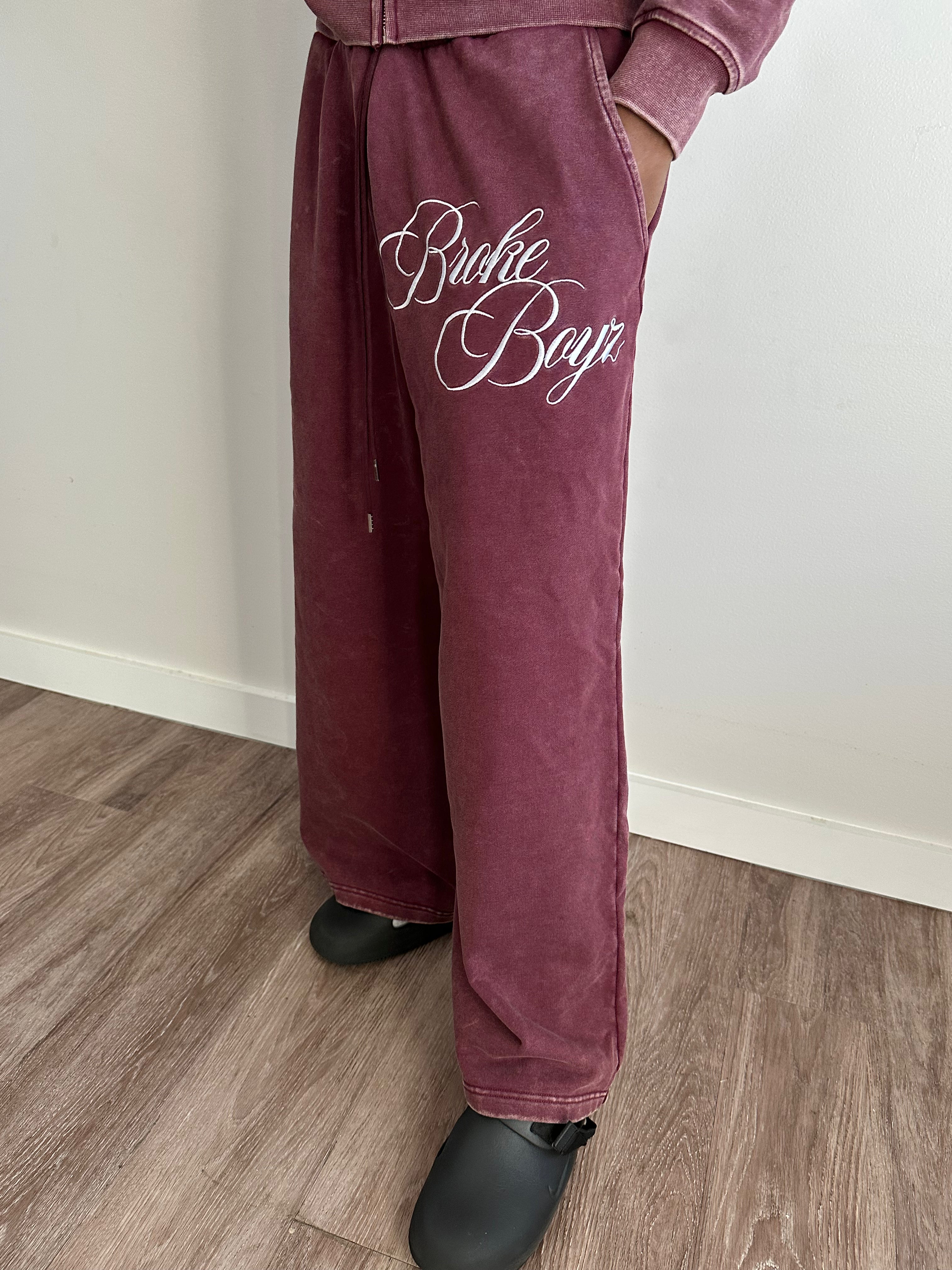 CRIMSON SCRIPT SWEATS